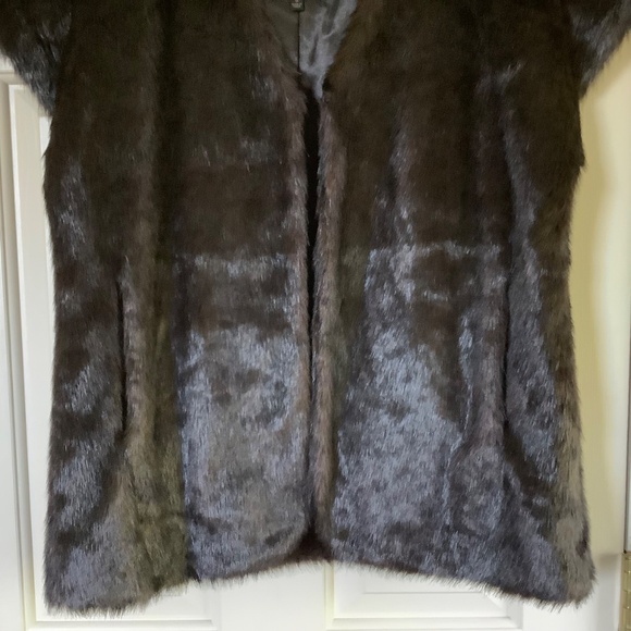 G.I.L.I. Faux Mink Short Sleeve Vest Coffee Bean SZ 14 - Picture 3 of 16